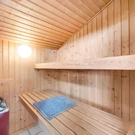 Josef - 950m From The Sea By Interhome *